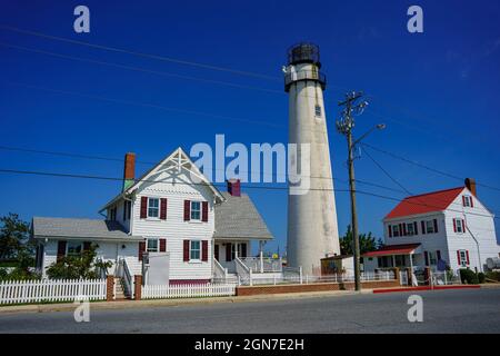 Fenwick Island, DE, États-Unis – 19 septembre 2021 : le phare de Fenwick Island est situé dans le Delaware, à la frontière du Maryland et du Delaware, le long des COA de l'Atlantique Banque D'Images