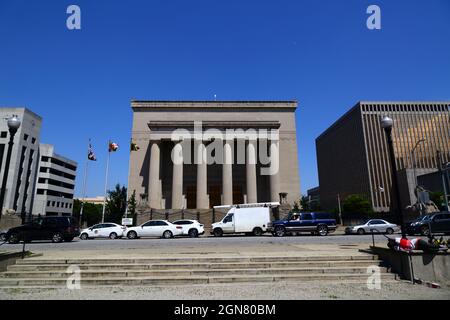 Baltimore War Memorial (101 N gay St) et War Memorial Plaza, Baltimore, Maryland, États-Unis Banque D'Images