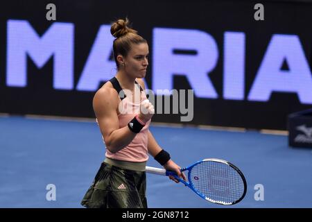 Ostrava, République tchèque. 23 septembre 2021. Maria Sakkari de Grèce réagit lors du match contre Jelena Ostapenko de Lettonie lors du tournoi de tennis en salle J&T Banka Ostrava Open 2021 pour femmes WTA à Ostrava, République Tchèque, le 23 septembre 2021. Crédit: Jaroslav Ozana/CTK photo/Alay Live News Banque D'Images