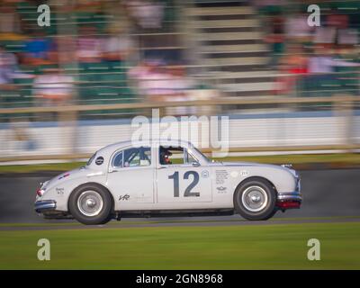 Jaguar mk1 à la Goodwood Revival 2021, West Sussex, royaume-uni Banque D'Images