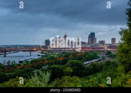 St. Paul Skyline depuis le point de vue d'Indian Mounds Banque D'Images