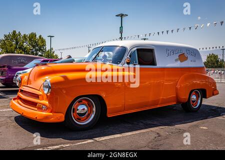 Reno, NV - 3 août 2021 : livraison de la berline Chevrolet 1951 à un salon de l'auto local. Banque D'Images