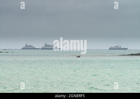 Trois bateaux de croisière dans les îles de Scilly Banque D'Images