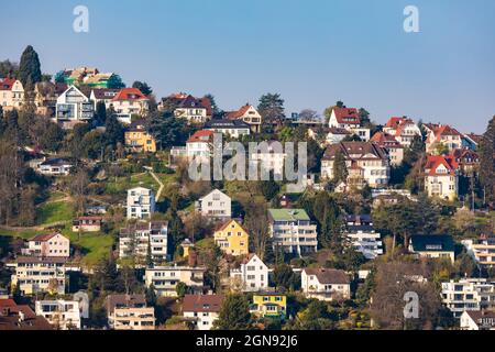 Allemagne, Bade-Wurtemberg, Stuttgart, Hillside villas de la banlieue de Haigst Banque D'Images