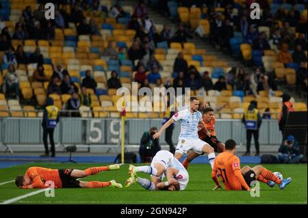 KIEV, UKRAINE - 22 SEPTEMBRE 2021: Le match de football de la Super coupe ukrainienne FC Shakhtar vs FC Dynamo Banque D'Images