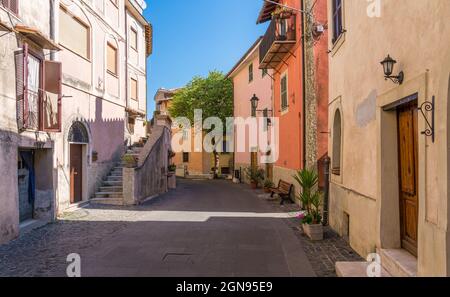 Vue panoramique à Ciciliano, belle petite ville dans la province de Rome, Lazio, Italie. Banque D'Images