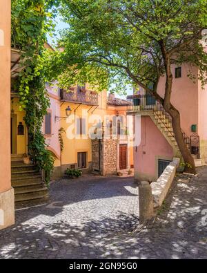 Vue panoramique à Ciciliano, belle petite ville dans la province de Rome, Lazio, Italie. Banque D'Images