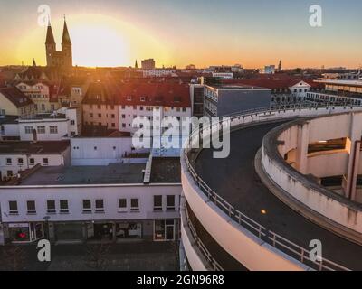 Vue sur le centre-ville de Braunschweig, Allemagne. Vue panoramique sur le coucher du soleil avec l'église Saint-Martini et la vieille ville en arrière-plan Banque D'Images