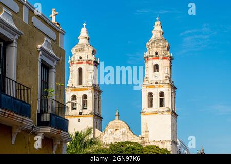 Mexique, Campeche, San Francisco de Campeche, Bell tours de la cathédrale notre-Dame de l'Immaculée conception Banque D'Images