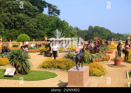 Osborne House, Île de Wight, 2021. La maison et les jardins de la reine Victoria sont magnifiquement aménagés avec beaucoup de belles plantes. La terrasse supérieure était stérile Banque D'Images