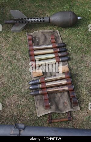 WW2 munitions 36 PAK de 37 mm allemandes et charge en forme de Stielgranate 41 Banque D'Images