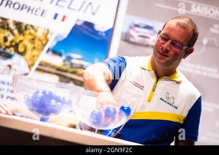 Savigny-sur-Braye, France. 23 septembre 2021. Tir au sort Michelin pendant le Rallye coeur de, France., . du 23 au 25 septembre à Savigny-sur-Braye, France - photo Bastien Roux/DPPI crédit: DPPI Media/Alamy Live News Banque D'Images