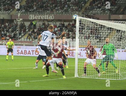 Ciro immobile (SS Lazio) dans la tentative de marquer pendant le championnat italien Serie Un match de football entre Torino FC et SS Lazio le 23 septembre 2021 au Stadio Olimpico Grande Torino à Turin, Italie - photo Nderim Kacili / DPPI Banque D'Images