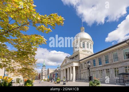 Montréal, Canada, le 10 septembre 2021 : marché Bonsecours dans le Vieux-Montréal, ville historique proche du Vieux-Port de Montréal, l'une des principales attractions touristiques et destinations au Québec Banque D'Images