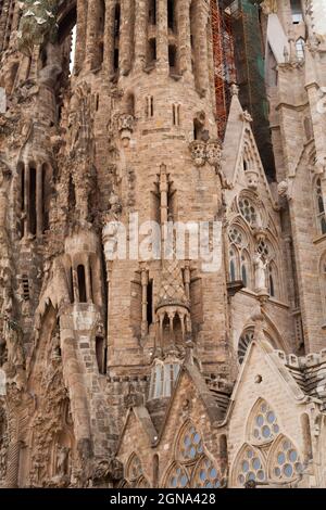 Photo en téléobjectif d'une façade de l'église du Temple de la famille Sacrée (sagrada Familia) Banque D'Images