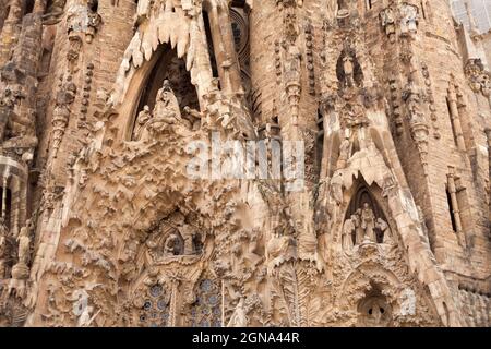 Photo en téléobjectif d'une façade de l'église du Temple de la famille Sacrée (sagrada Familia) Banque D'Images