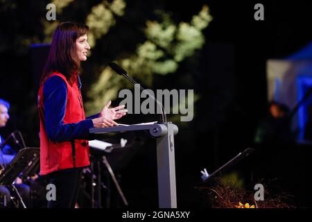 Mariya Gabriel, Commissaire européen pour l'innovation, la recherche, la culture, l'éducation et la jeunesse, prend la parole lors de la cérémonie d'ouverture. La semaine européenne traditionnelle annuelle du sport du 23 septembre au 30 septembre a été officiellement ouverte par Bogdan Gabrovec, Président du Comité olympique slovène, Spyros Cacralos, Président des Comités Olympiques européens, Mariya Gabriel, Commissaire européen pour l'innovation, la recherche, la culture, l'éducation et la jeunesse, et le Premier ministre slovène Janez Jansa. 23e. Septembre marque également la Journée du sport slovène, une fête nationale. Banque D'Images