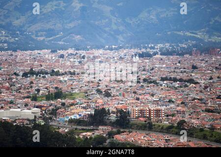 Haut angle CityScape de cuenca, equateur, petite ville, ville, aérienne Banque D'Images