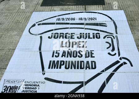 Manifestación resclamando la afición con vida del desaparecido Jorge Julio López en Buenos Aires, Argentine Banque D'Images