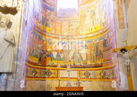 Virage de St Stephen, détail de la fresque dans l'abside sud. La plus grande série de peintures murales figuratives de Suisse, peintes en A.D. 800 et roman f Banque D'Images