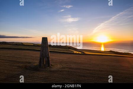 Lever de soleil au-dessus du jour d'un drone, Kingswear, Devon, Angleterre, Europe Banque D'Images