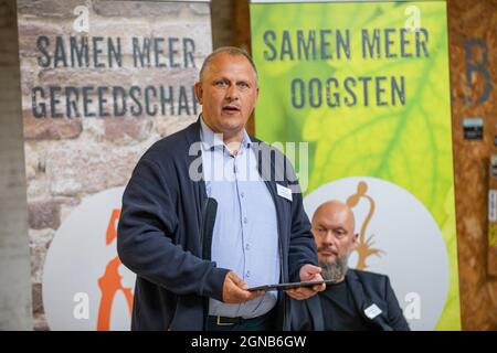 A L'ATTENTION DES ÉDITEURS: FOCUS COUVERTURE, DISTRIBUTION DEMANDÉE AU PDG de BELGA "Ondernemers voor een Warm Belgie" Mark Lens photographié lors d'une conférence de presse Banque D'Images