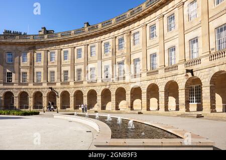 Duke of Devonshire Georgian Crescent maintenant Buxton Crescent Hôtel le Crescent Buxton une ville thermale dans le Derbyshire Peak District Derbyshire Angleterre GB Royaume-Uni Banque D'Images