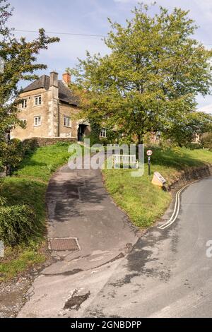 Maisons traditionnelles pittoresques sur Cantax Hill dans le village de Lacock, Wiltshire, Angleterre, Royaume-Uni Banque D'Images