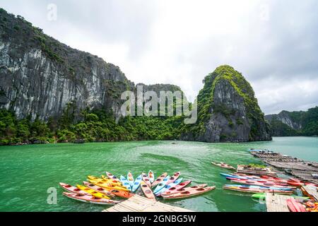 Île de Cat Ba dans la ville de Hai Phong au nord du Vietnam Banque D'Images