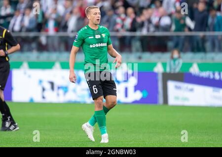 Varsovie, Pologne. 19 septembre 2021. Janusz Gol de Gornik vu pendant le match polonais PKO Ekstraklasa League entre Legia Warszawa et Wisla Plock au Maréchal Jozef Pilsudski Legia Warsaw Municipal Stadium.final score; Legia Warszawa 3:1 Gornik Leczna. (Photo de Mikolaj Barbanell/SOPA Images/Sipa USA) crédit: SIPA USA/Alay Live News Banque D'Images