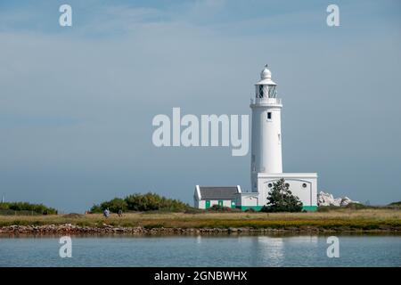 Hurst point Lighthouse est situé à Hurst point dans le comté anglais du Hampshire, et guide les navires à travers les approches occidentales du Solent Banque D'Images