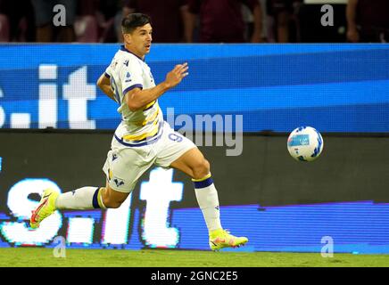 SALERNO, ITALIE - SEPTEMBRE 22: Giovanni Simeone de Hellas Verona en action, pendant la série Un match entre US Salerntana et Hellas Verona FC au Stadio Arechi le 22 septembre 2021 à Salerno, Italie. (Photo par MB Media) Banque D'Images