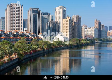 Kaohsiung, paysage urbain de Taïwan sur Love River. Banque D'Images