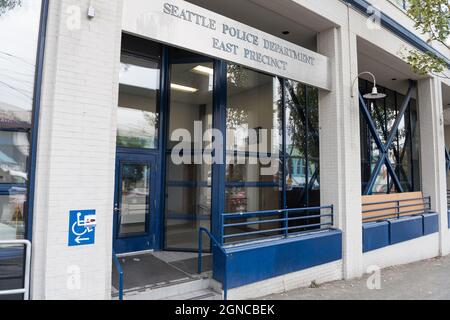 Seattle, États-Unis.22 septembre 2021.Planches retirées de la Cité de l'est dans l'ancien Chop de Capitol Hill avec le verre balistique Defense Lite installé. Banque D'Images