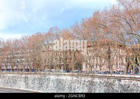 Quartier résidentiel de Rome situé au bord du fleuve Tiber Banque D'Images