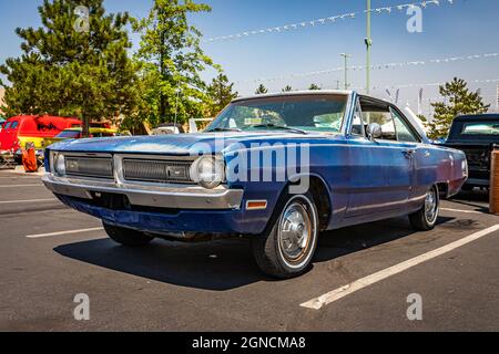 Reno, NV - 3 août 2021 : coupé Dodge Dart Swinger Hardtop 1970 à un salon de voiture local. Banque D'Images