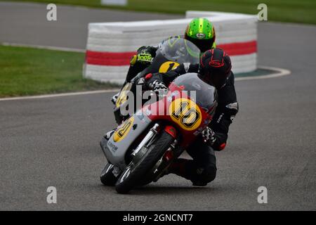 Gary Johnson, Mick Grant, MV Agusta 500/3, Barry Sheene Memorial Trophy, Goodwood Revival 2021, septembre 2021, Barry Sheene Memorial Trophy, Bikes, c Banque D'Images