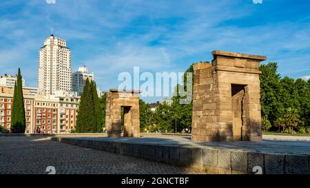 Vue de jour sur le temple de Debod à Madrid Banque D'Images