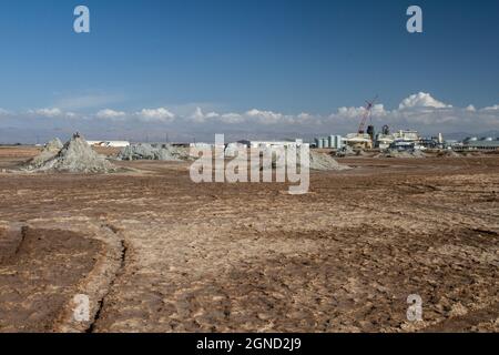 Centrales géothermiques et volcans de boue près de la mer de Salton. Banque D'Images