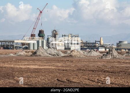 Centrales géothermiques et volcans de boue près de la mer de Salton. Banque D'Images