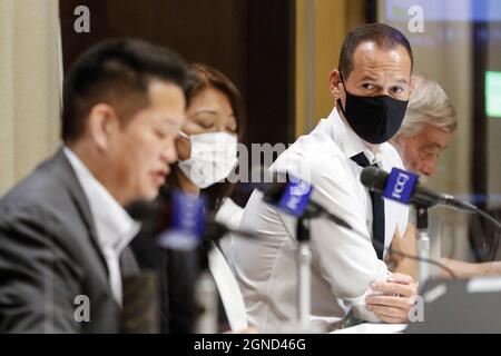 Tokyo, Japon. 24 septembre 2021. Vicent Fichaud assiste à une conférence de presse au club japonais des correspondants étrangers. Les conférenciers invités sont venus au Club pour élever leur voix en exigeant la justice après avoir perdu le contact avec leurs enfants enlevés par leurs partenaires. Le père japonais Shinji Kojima (pas son vrai nom) une employée de l'entreprise, Mme Suzuki, qui ne veut pas divulguer son nom complet par crainte de représailles, est toujours mariée mais a été fermée de la maison familiale et n'a pas vu ses enfants depuis plus d'un an, Et le père français Vincent Fichhot dont la grève de la faim près de 20 jours en dehors de la Banque D'Images