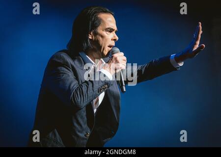 Gateshead, Royaume-Uni. 24 septembre 2021. - Nick Cave et Warren Ellis se produire à Sage Gateshead. Crédit photo: Thomas Jackson / Alamy Live News Banque D'Images