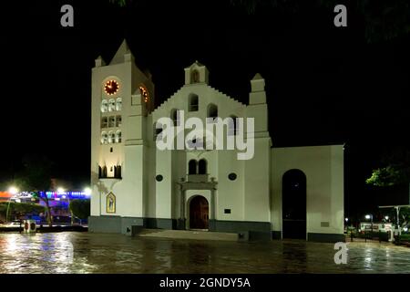 Vue nocturne de la cathédrale Tuxtla Gutierrez dans l'État de Chiapas, au Mexique Banque D'Images