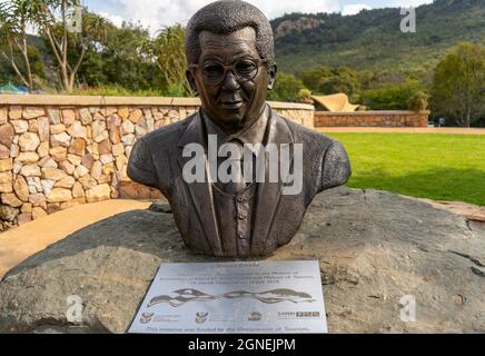 Johannesburg, Afrique du Sud - avril 20 2019 : buste Walter Sisulu, jardin botanique. Photo de haute qualité Banque D'Images