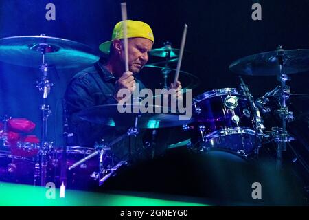 24 septembre 2021: Chad Smith se produit avec Eddie Vedder à OhanaFest Day1 Doheny State Beach le 24 septembre 2021 à Dana point, Californie (Credit image: © Marissa carter/ZUMA Press Wire) Banque D'Images