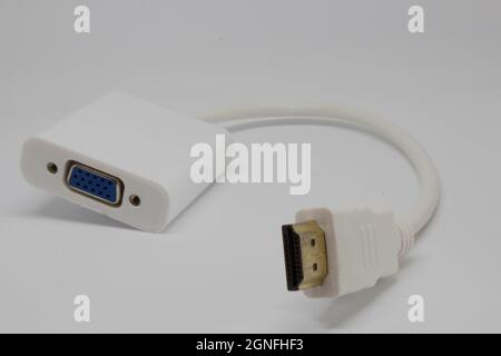 Prise convertisseur VGA vers HDMI. Adaptateur. Câble du moniteur Banque D'Images