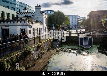 Camden Lock, centre de la mode et de la musique alternatives, Camden Town, Londres, Angleterre, Royaume-Uni Banque D'Images