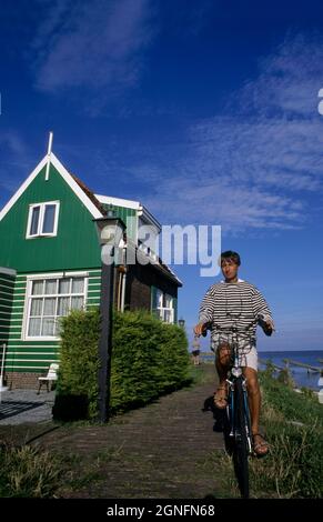 PAYS-BAS, RÉGION DE NOORD-HOLLANDE ET IJSSELMEER, VILLAGE DE MARKEN Banque D'Images