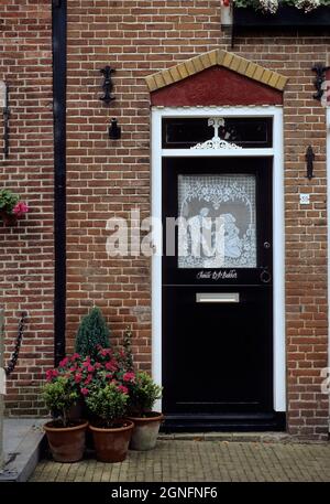 HOLLANDE, PAYS-BAS, RÉGION DE LA FRISE, VILLAGE DE DOKKUM, DÉTAIL D'UNE MAISON Banque D'Images