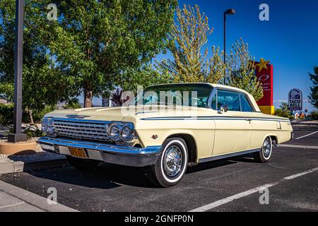 Carson City, NV - le 3 août 2021 : coupé à toit rigide Impala 1962 de Chevrolet à un salon automobile local. Banque D'Images